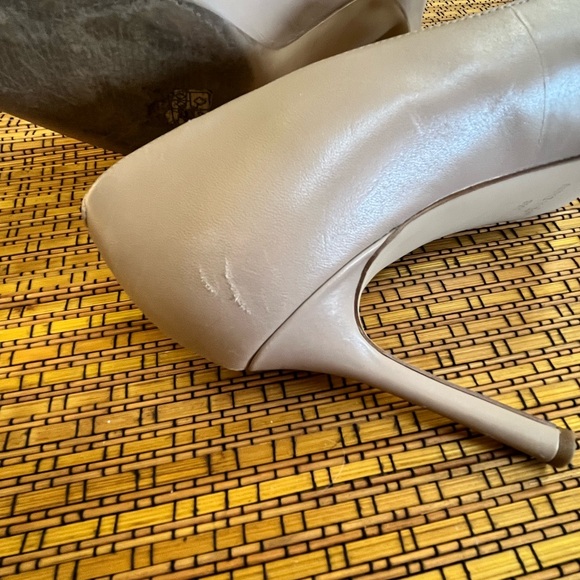 NINE WEST Pointy Dress Pumps.  Tan/Nude. Size 8.5M GUC - Picture 4 of 9